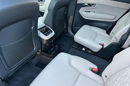 2026 Volvo XC90 B6 Plus 6-Seater