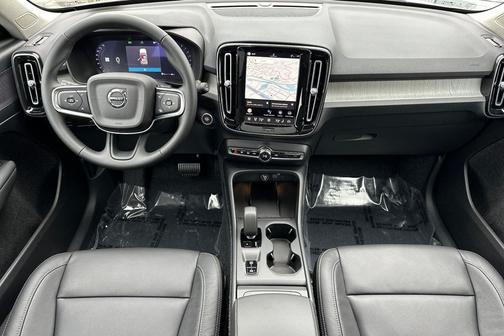 2026 Volvo XC40 B4 Core