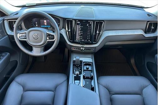 2025 Volvo XC60 Plug-In Hybrid T8 Plus