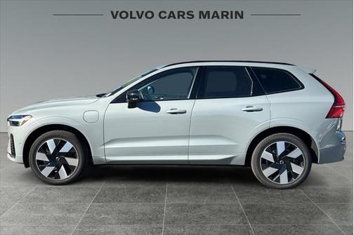 2025 Volvo XC60 Plug-In Hybrid T8 Plus