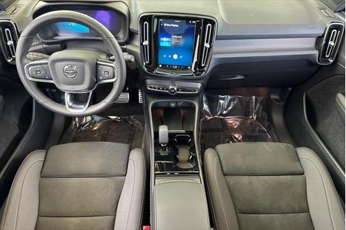 2022 Volvo XC40 Recharge Pure Electric P8 Twin Plus