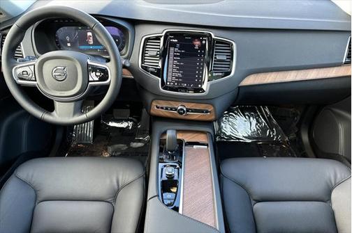 2025 Volvo XC90 B6 Plus 7-Seater