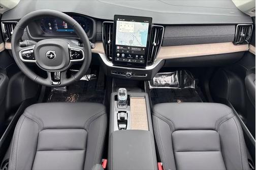 2025 Volvo XC90 B5 Plus 7-Seater