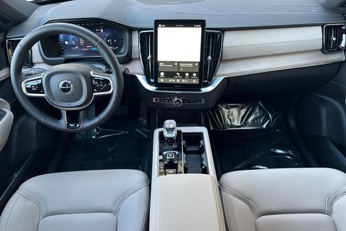 2026 Volvo XC90 B6 Plus 7-Seater