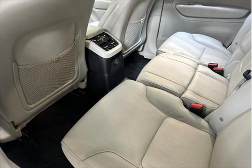 2023 Volvo XC90 Recharge Plug-In Hybrid T8 Plus Dark Theme 7-Seater