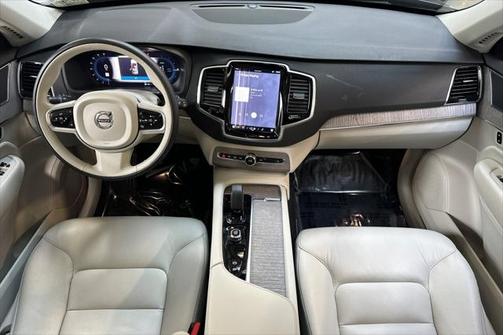 2023 Volvo XC90 Recharge Plug-In Hybrid T8 Plus Dark Theme 7-Seater