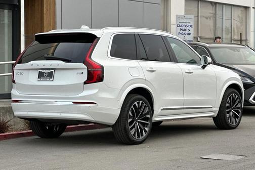2026 Volvo XC90 B5 Plus 7-Seater