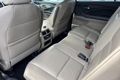 Black Forest Pearl 2017 Honda Pilot EX-L