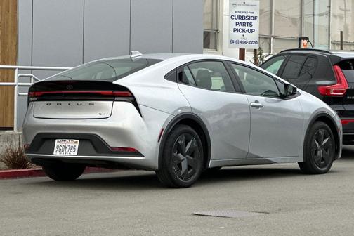 2023 Toyota Prius LE