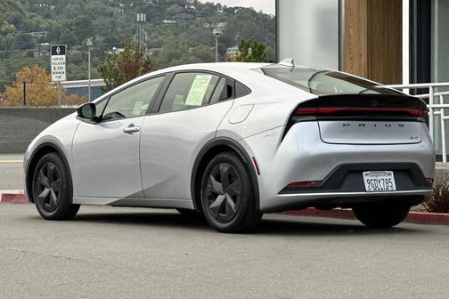 2023 Toyota Prius LE