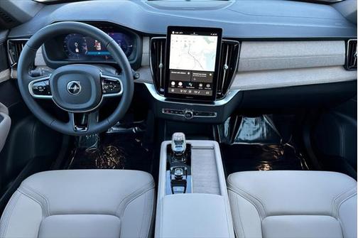 2025 Volvo XC90 Plug-In Hybrid T8 Plus 7-Seater