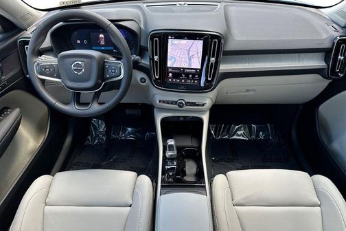 2026 Volvo XC40 B5 Plus