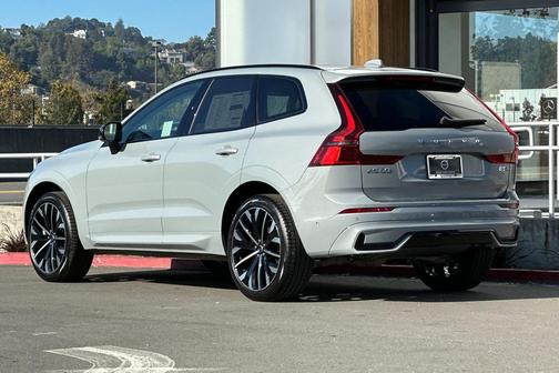 2026 Volvo XC60 B5 Ultra