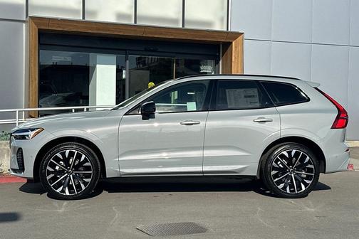 2026 Volvo XC60 B5 Ultra