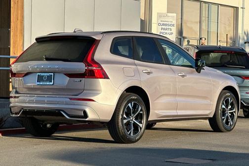 2026 Volvo XC60 B5 Core