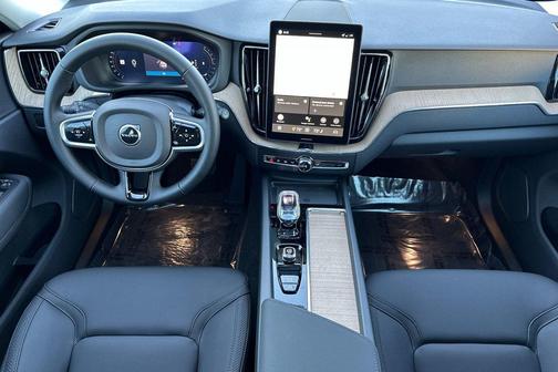 2026 Volvo XC60 B5 Core