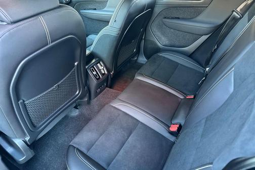 2024 Volvo XC40 Recharge Pure Electric Ultimate