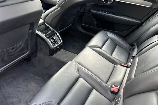 2022 Volvo S90 B6 Inscription