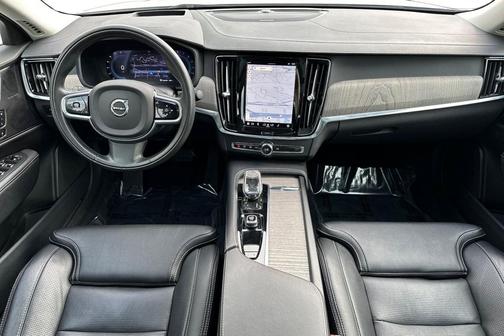 2022 Volvo S90 B6 Inscription