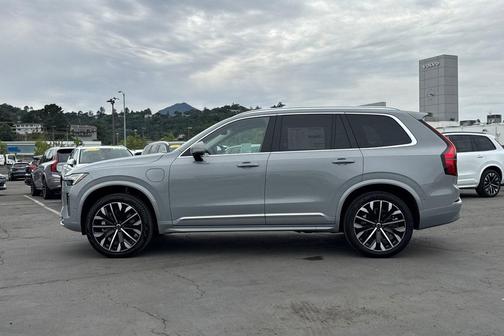 Vapour Grey Metallic 2026 Volvo XC90 Plug-In Hybrid Ultra, T8 AWD, Electric/Gasoline, Bright, 7 Seats