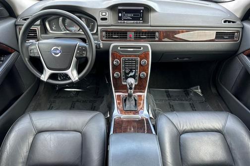 2015 Volvo XC70 T6 Premier Plus