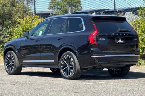 Onyx Black Metallic 2026 Volvo XC90 Plug-In Hybrid Plus, T8 AWD, Electric/Gasoline, Bright, 7 Seats
