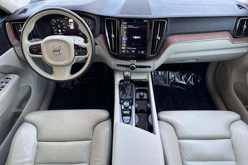 Denim Blue Metallic 2019 Volvo XC60 T5 Inscription