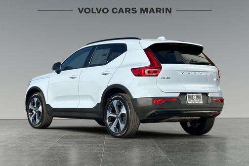 2026 Volvo XC40 B5 Plus