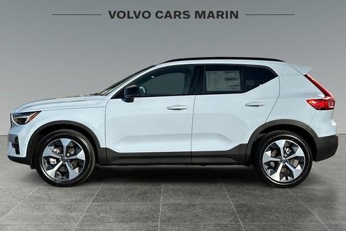 2026 Volvo XC40 B5 Plus