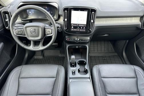 2026 Volvo XC40 B5 Core