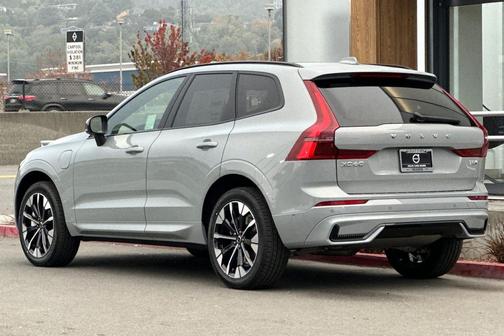 2026 Volvo XC60 Plug-In Hybrid T8 Plus
