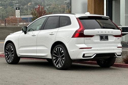 2026 Volvo XC60 B5 Ultra