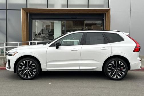 2026 Volvo XC60 B5 Ultra