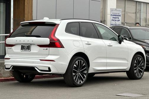 2026 Volvo XC60 B5 Ultra