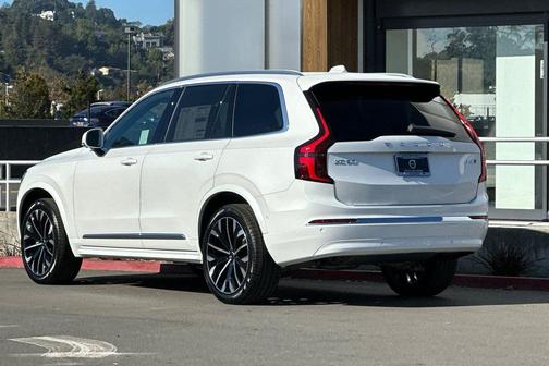2026 Volvo XC90 B6 Plus 7-Seater
