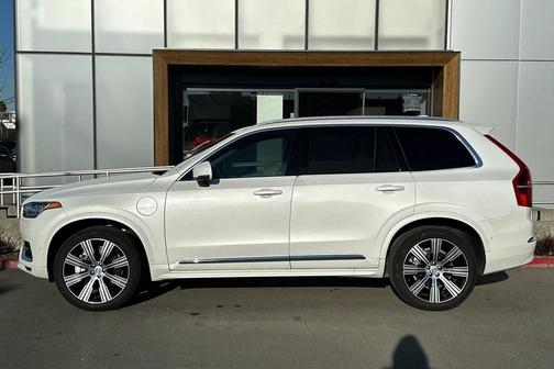 2025 Volvo XC90 Plug-In Hybrid T8 Plus 6-Seater