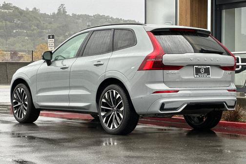 2026 Volvo XC60 B5 Ultra