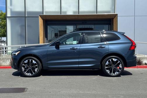 Denim Blue Metallic 2026 Volvo XC60 B5 Plus