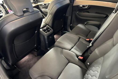 Crystal White Pearl 2025 Volvo XC90 Plug-In Hybrid T8 Plus 7-Seater