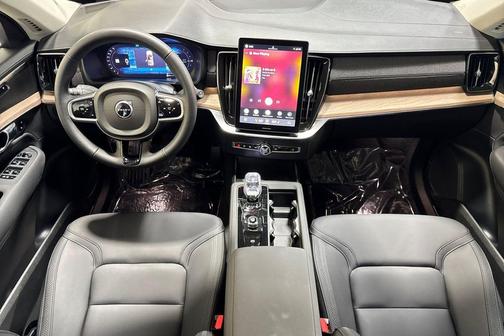 Crystal White Pearl 2025 Volvo XC90 Plug-In Hybrid T8 Plus 7-Seater