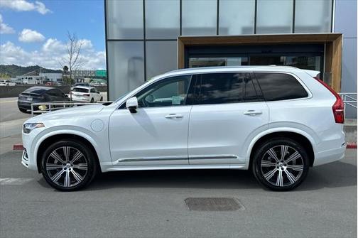 2024 Volvo XC90 Recharge Plug-In Hybrid T8 Plus Bright Theme 7-Seater