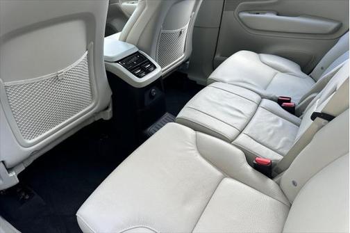2024 Volvo XC90 Recharge Plug-In Hybrid T8 Plus Bright Theme 7-Seater