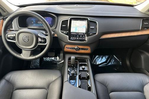 2025 Volvo XC90 B6 Plus 7-Seater