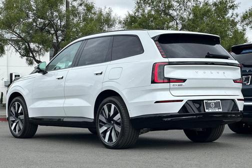 2025 Volvo EX90 Twin Motor Performance Plus