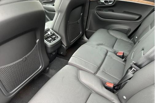 2025 Volvo XC90 B6 Plus 7-Seater