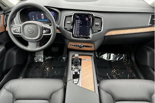 2025 Volvo XC90 B6 Plus 7-Seater