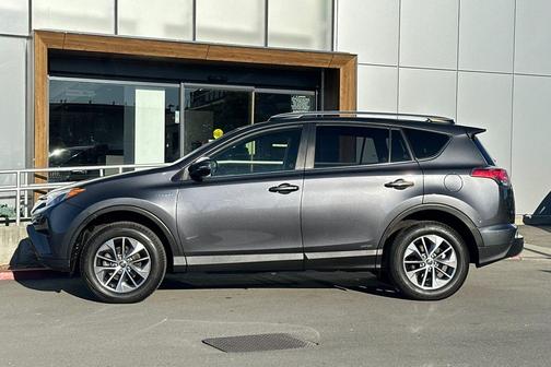 2017 Toyota RAV4 Hybrid SE