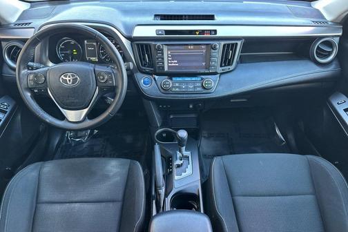 2017 Toyota RAV4 Hybrid SE