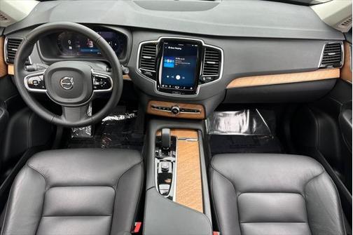 2024 Volvo XC90 B5 Plus Bright Theme