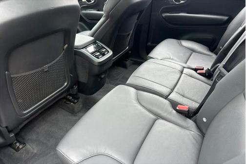2024 Volvo XC90 B5 Plus Bright Theme